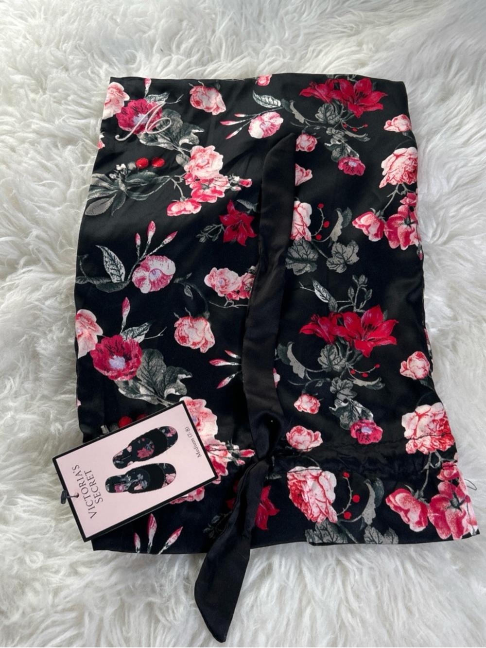 Victoria's Secret Size M 7/8 New Black Floral Slide Slippers with Pink Accents - Picture 7 of 7